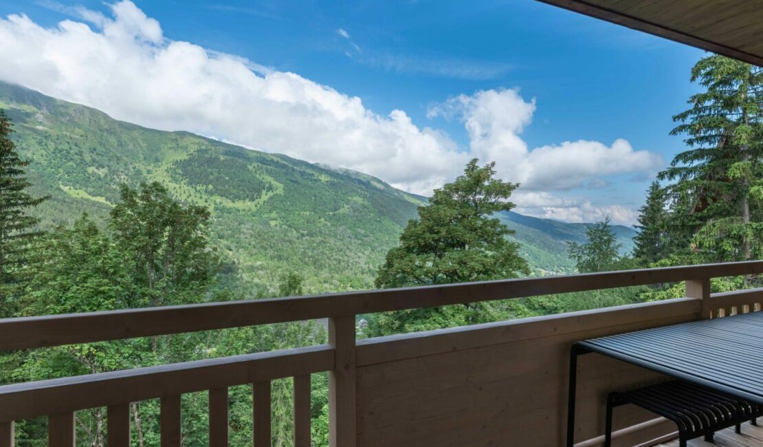 Vue du balcon d'un appartement de la résidence ETANIA à Méribel