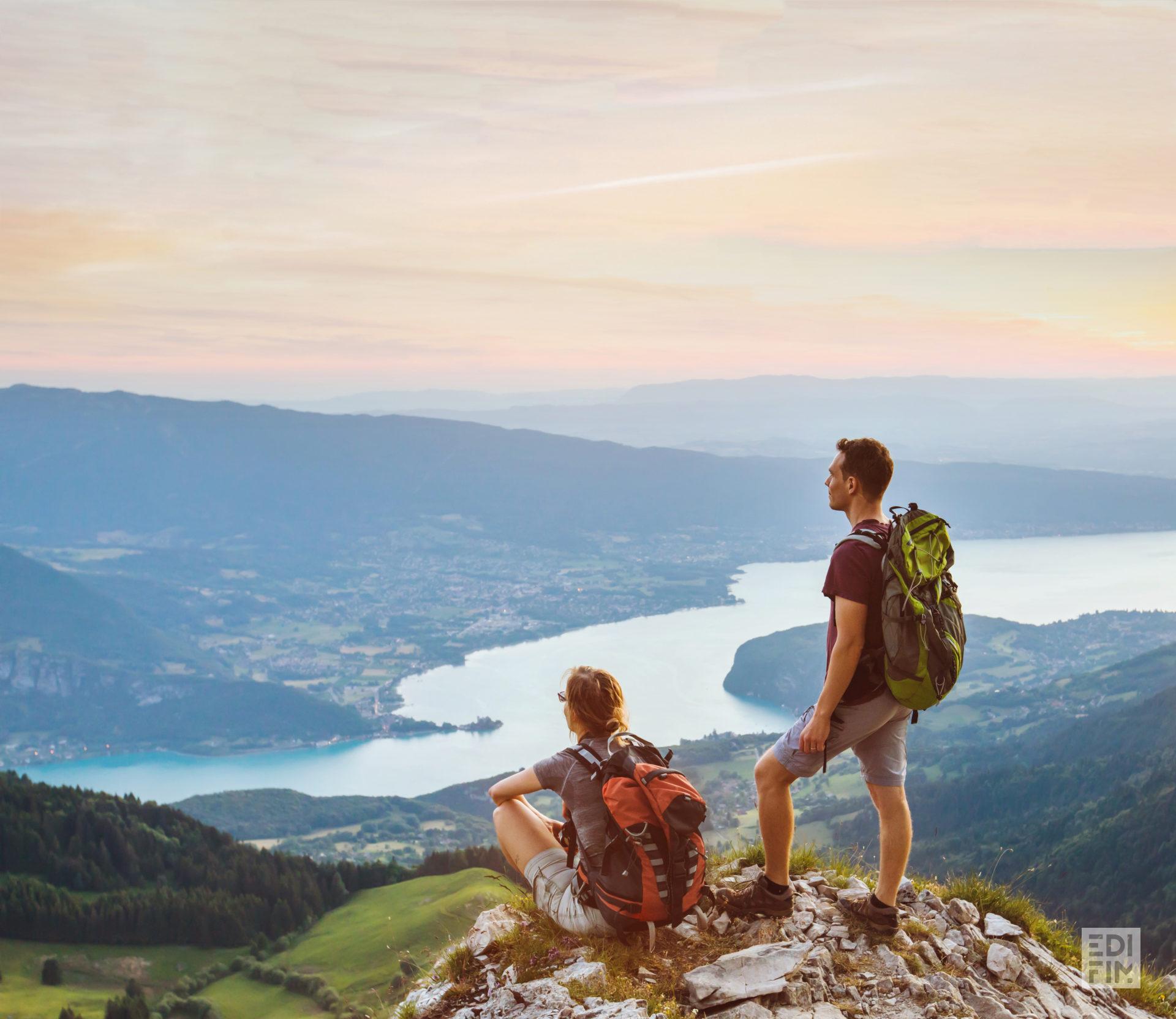 Montagne vue sur le lac d'Annecy