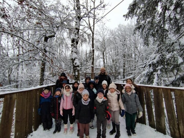 Les enfants accompagnés par Ma Chance Moi Aussi ont fait une randonnée à la Cascade de Pissieu.