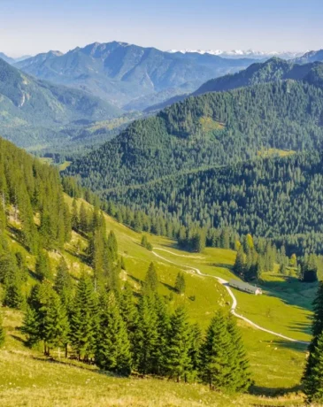 Le village d'Évires en Haute-Savoie, dans la commune de Fillière.